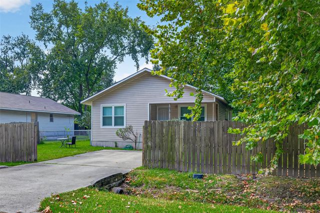 6010 Woodview Drive, Houston, TX 77396