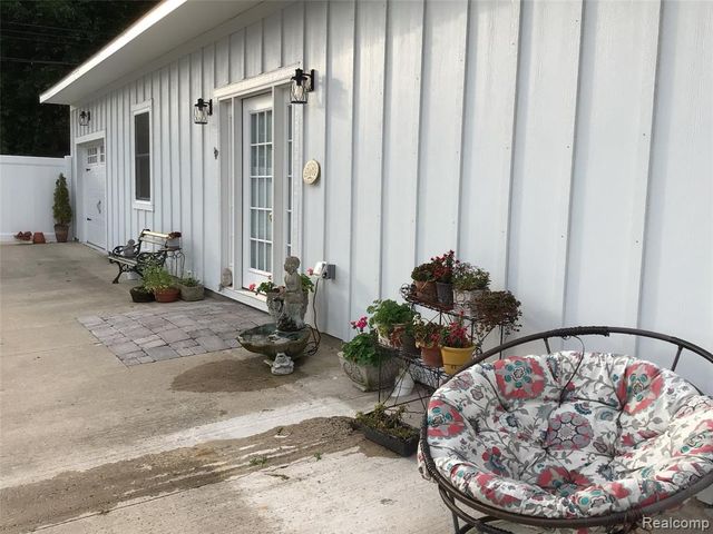 129 South Street, Belleville, MI 48111