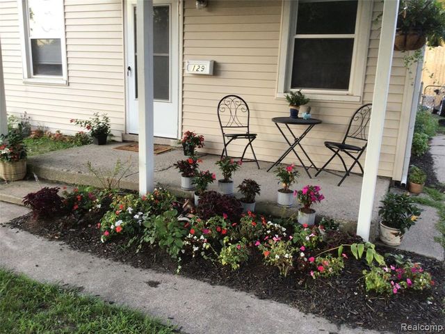 129 South Street, Belleville, MI 48111