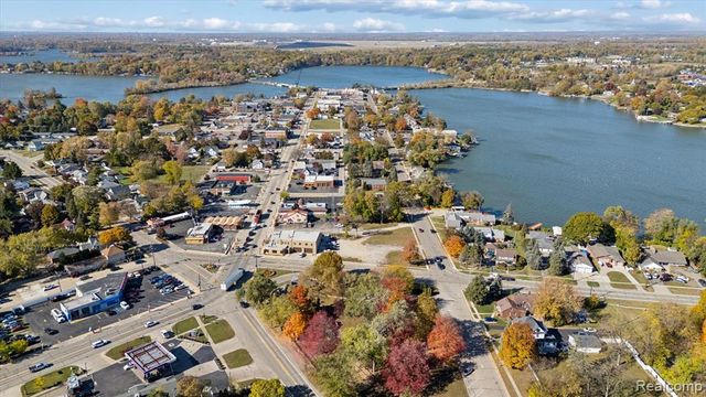 129 South Street, Belleville, MI 48111