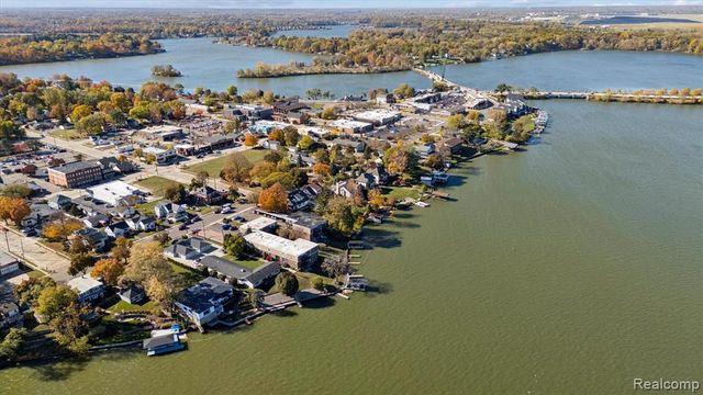 129 South Street, Belleville, MI 48111