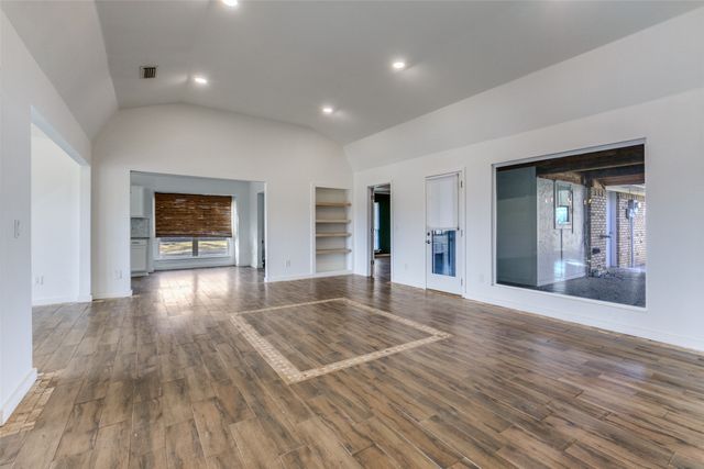 2801 N Spring Drive, Richardson, TX 75082