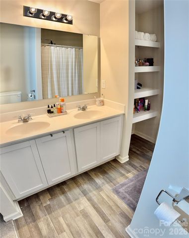 1946 Lake Run Drive 49, Statesville, NC 28625