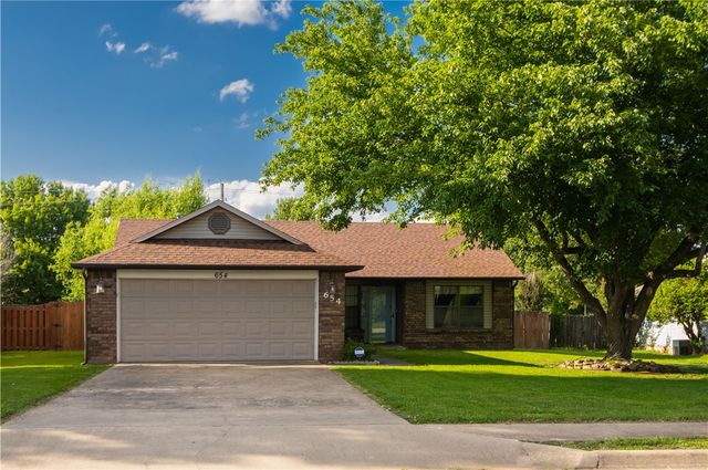 654 Terry Avenue, Springdale, AR 72764