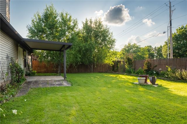 654 Terry Avenue, Springdale, AR 72764