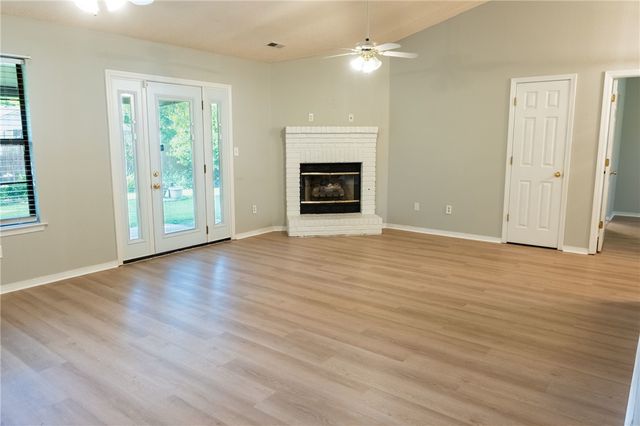 654 Terry Avenue, Springdale, AR 72764