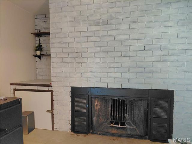 218 Eula Avenue, Wood River, IL 62095