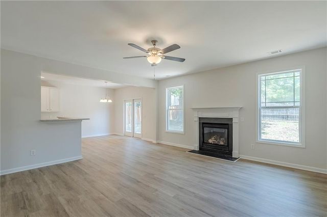 80 Creekside Way, Newnan, GA 30265