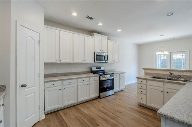 80 Creekside Way, Newnan, GA 30265