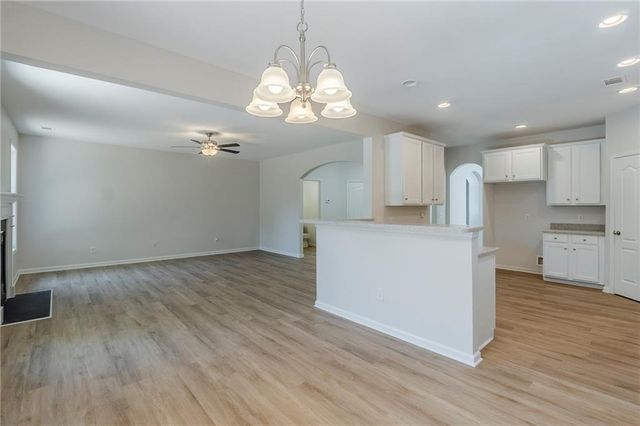 80 Creekside Way, Newnan, GA 30265