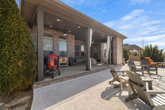 303 Torrance Drive, Cave Springs, AR 72718