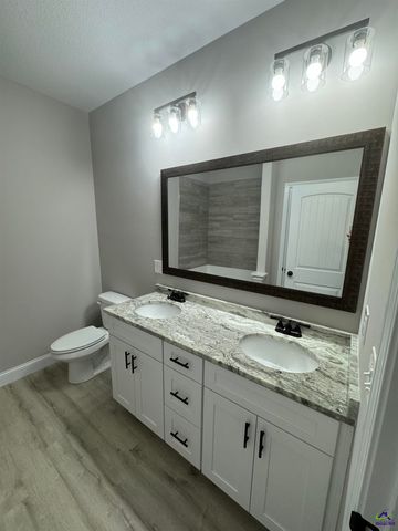 260 Beau Claire Circle, Byron, GA 31008