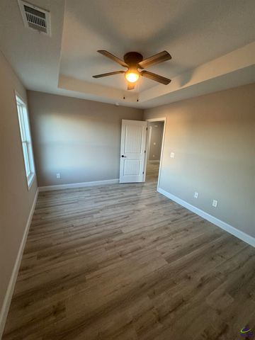 260 Beau Claire Circle, Byron, GA 31008