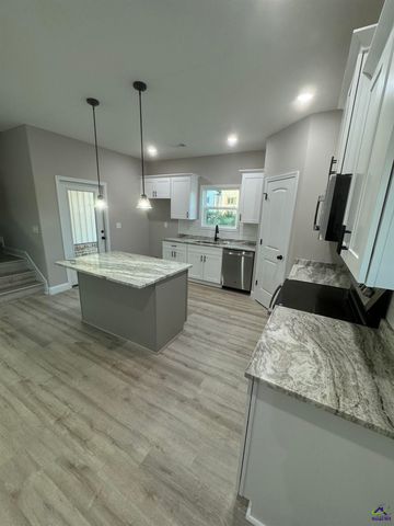 260 Beau Claire Circle, Byron, GA 31008