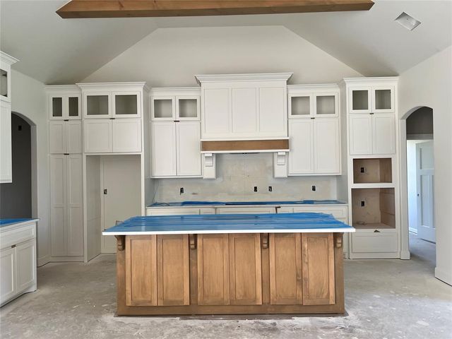 2400 Forest Glen Drive, Choctaw, OK 73020