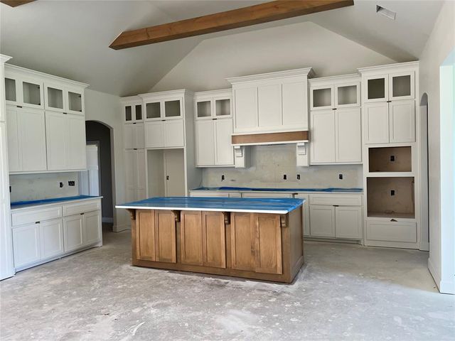 2400 Forest Glen Drive, Choctaw, OK 73020