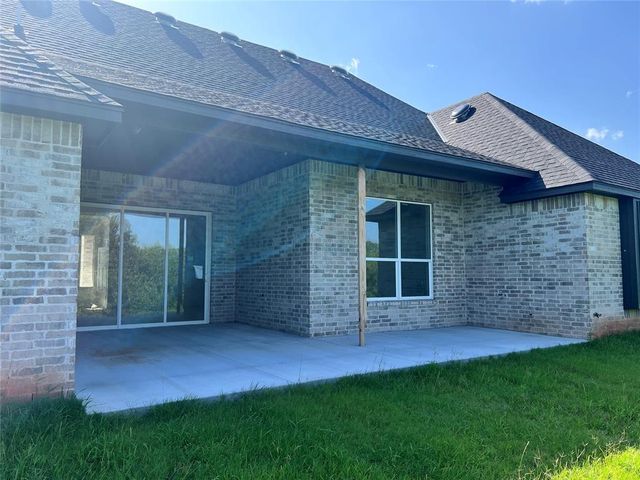 2400 Forest Glen Drive, Choctaw, OK 73020