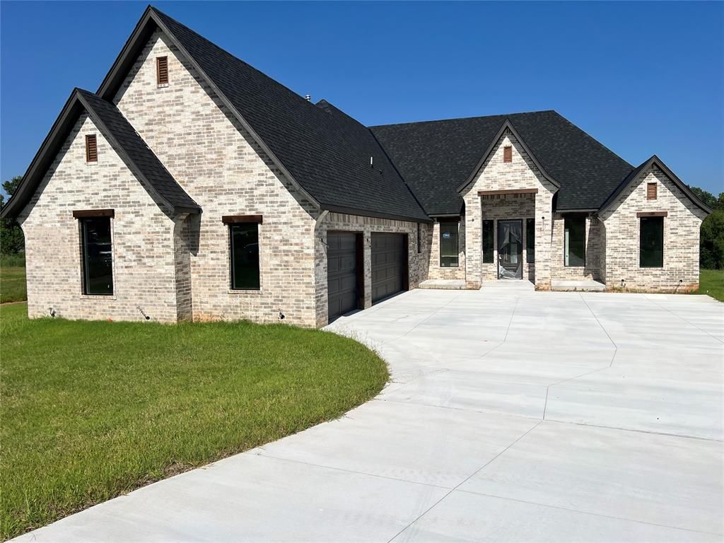 2400 Forest Glen Drive, Choctaw, OK 73020