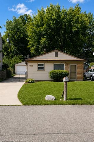 20077 Negaunee, Redford, MI 48240