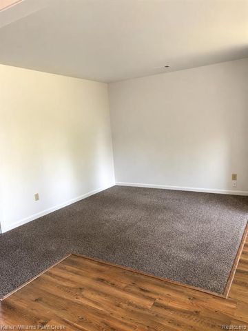 20077 Negaunee, Redford, MI 48240