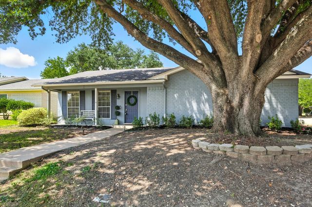 3800 S Wedgworth Road S, Fort Worth, TX 76133