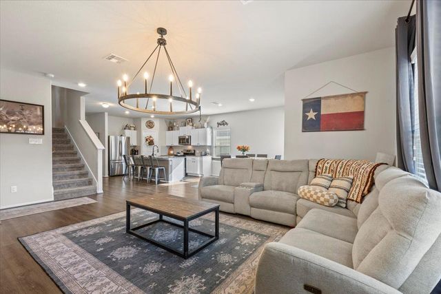 104 Cressida CV, Jarrell, TX 76537