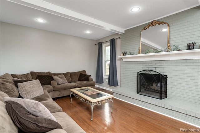 42161 Schoenherr Road, Sterling Heights, MI 48313