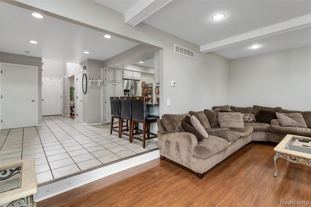42161 Schoenherr Road, Sterling Heights, MI 48313