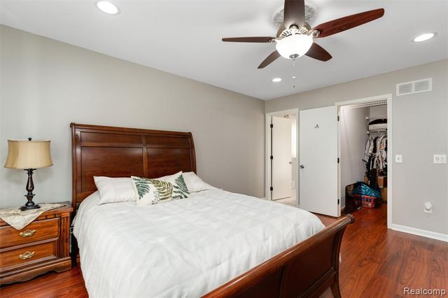 42161 Schoenherr Road, Sterling Heights, MI 48313