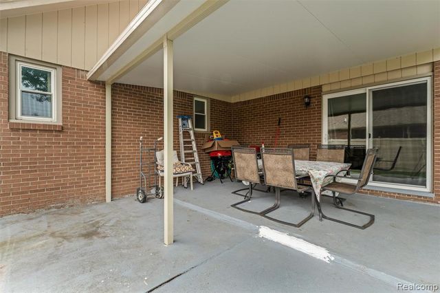 42161 Schoenherr Road, Sterling Heights, MI 48313