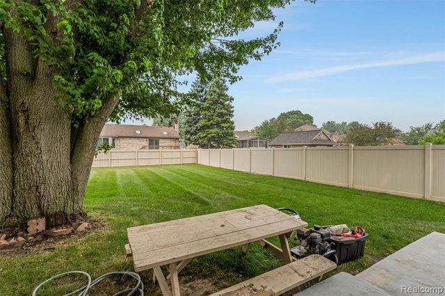 42161 Schoenherr Road, Sterling Heights, MI 48313