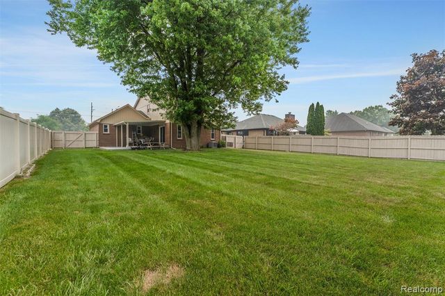 42161 Schoenherr Road, Sterling Heights, MI 48313