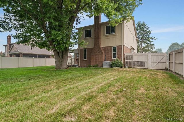 42161 Schoenherr Road, Sterling Heights, MI 48313