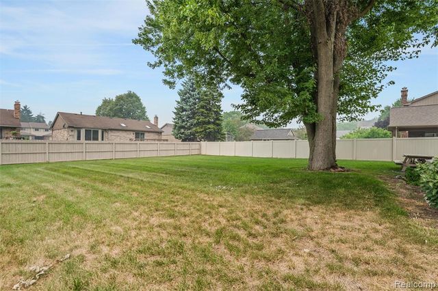 42161 Schoenherr Road, Sterling Heights, MI 48313