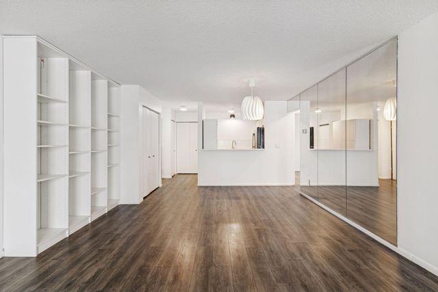 4625 Minnetonka Boulevard 102, Saint Louis Park, MN 55416