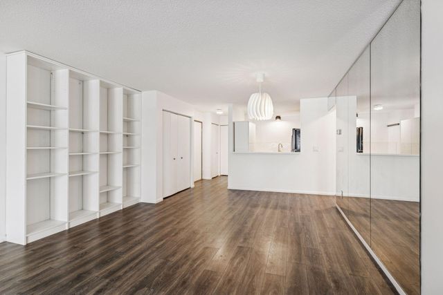 4625 Minnetonka Boulevard 102, Saint Louis Park, MN 55416