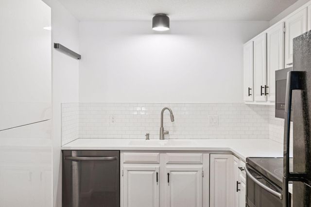 4625 Minnetonka Boulevard 102, Saint Louis Park, MN 55416