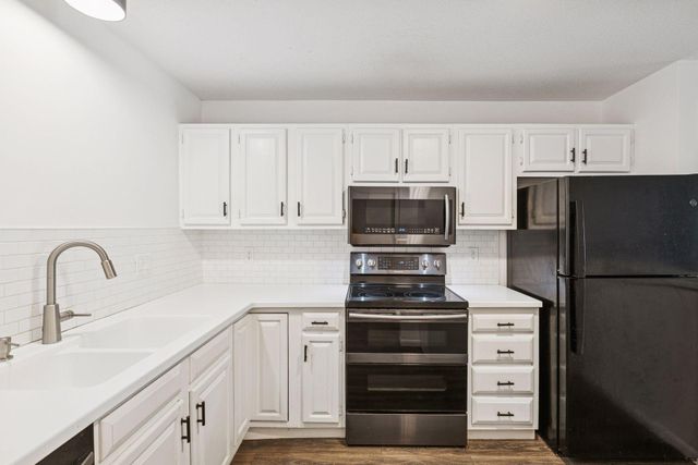 4625 Minnetonka Boulevard 102, Saint Louis Park, MN 55416