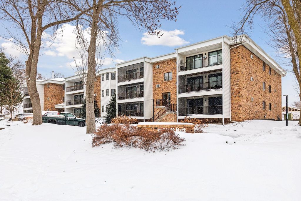4625 Minnetonka Boulevard 102, Saint Louis Park, MN 55416
