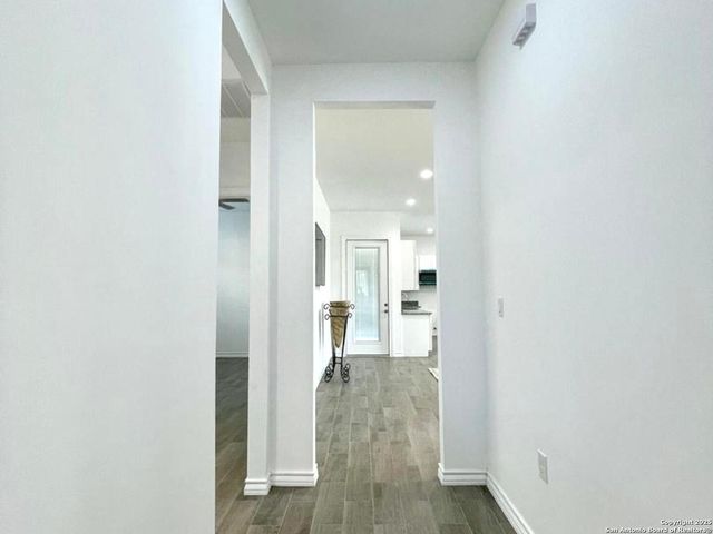 97 BERWICK, Victoria, TX 77904