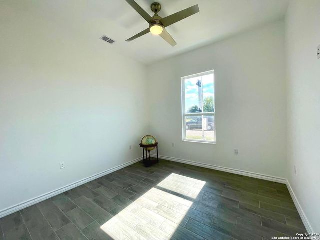 97 BERWICK, Victoria, TX 77904