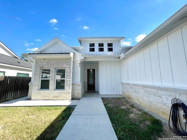 97 BERWICK, Victoria, TX 77904