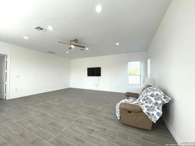 97 BERWICK, Victoria, TX 77904