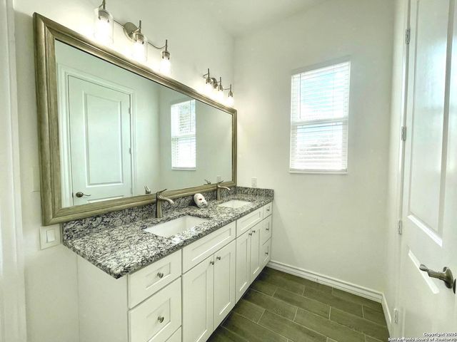 97 BERWICK, Victoria, TX 77904