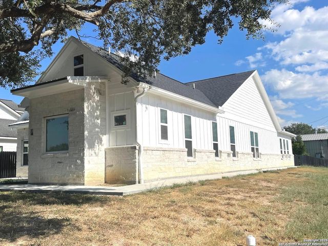97 BERWICK, Victoria, TX 77904
