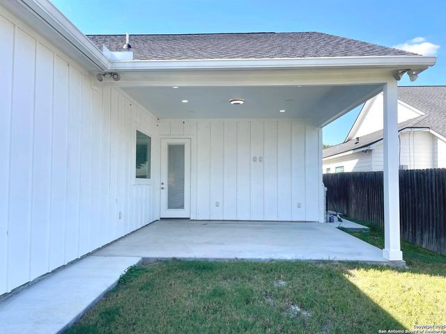 97 BERWICK, Victoria, TX 77904