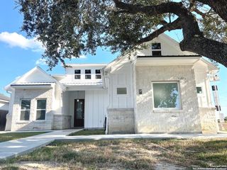 97 BERWICK, Victoria, TX 77904