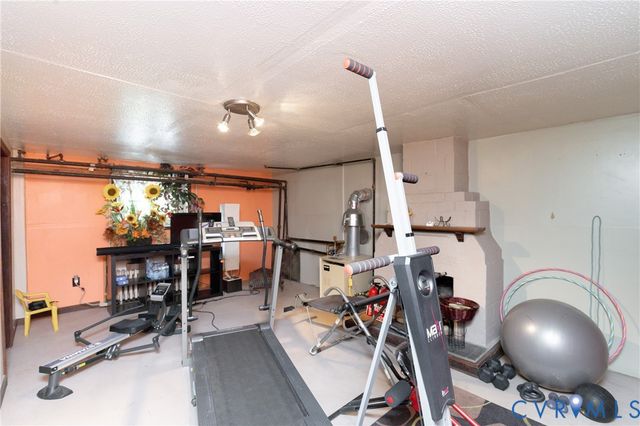 1124 Northampton Rd, Petersburg, VA 23805