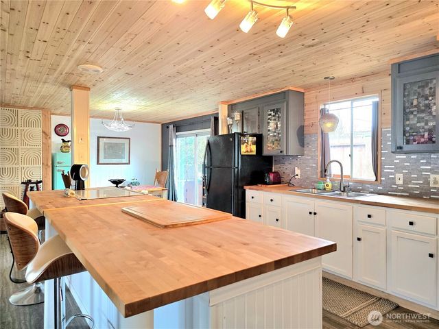 502 W Veterans Avenue, Westport, WA 98595