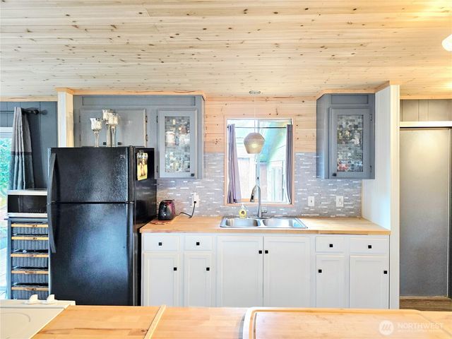 502 W Veterans Avenue, Westport, WA 98595